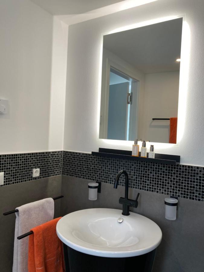 Penthouse Am Südstrand: Luxurious Seaside Retreat With Rooftop Terrace *